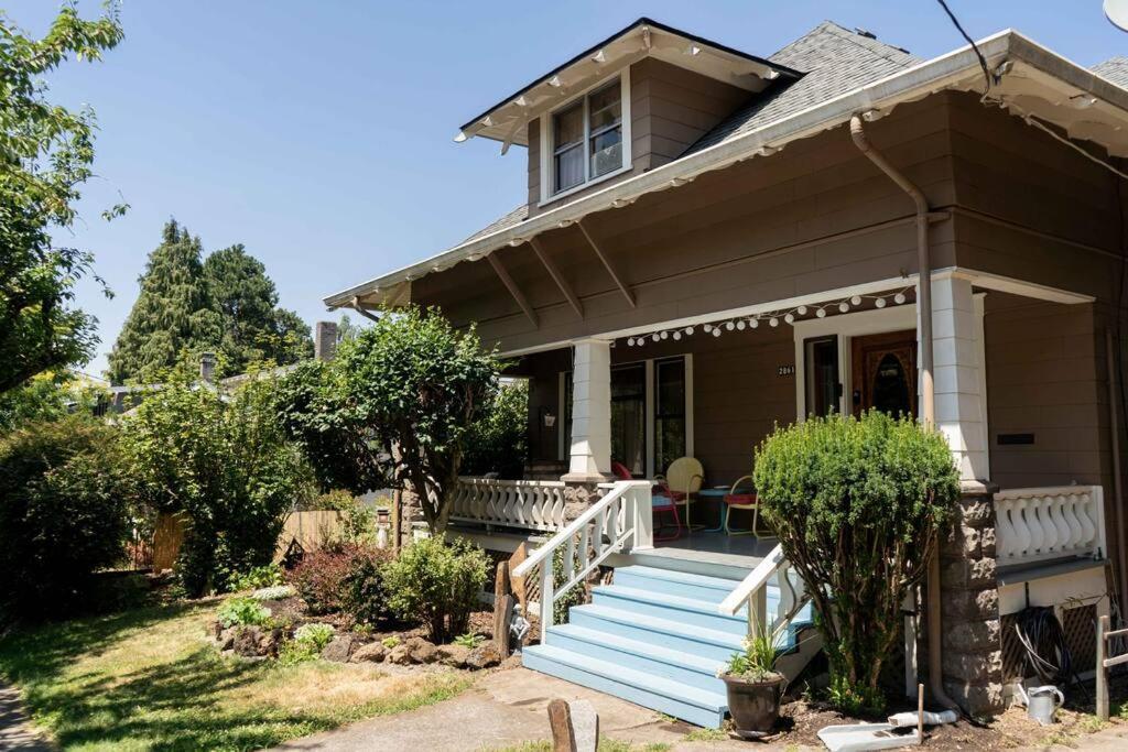 Southeast Portland Comfy & Eclectic Craftsman Home ภายนอก รูปภาพ