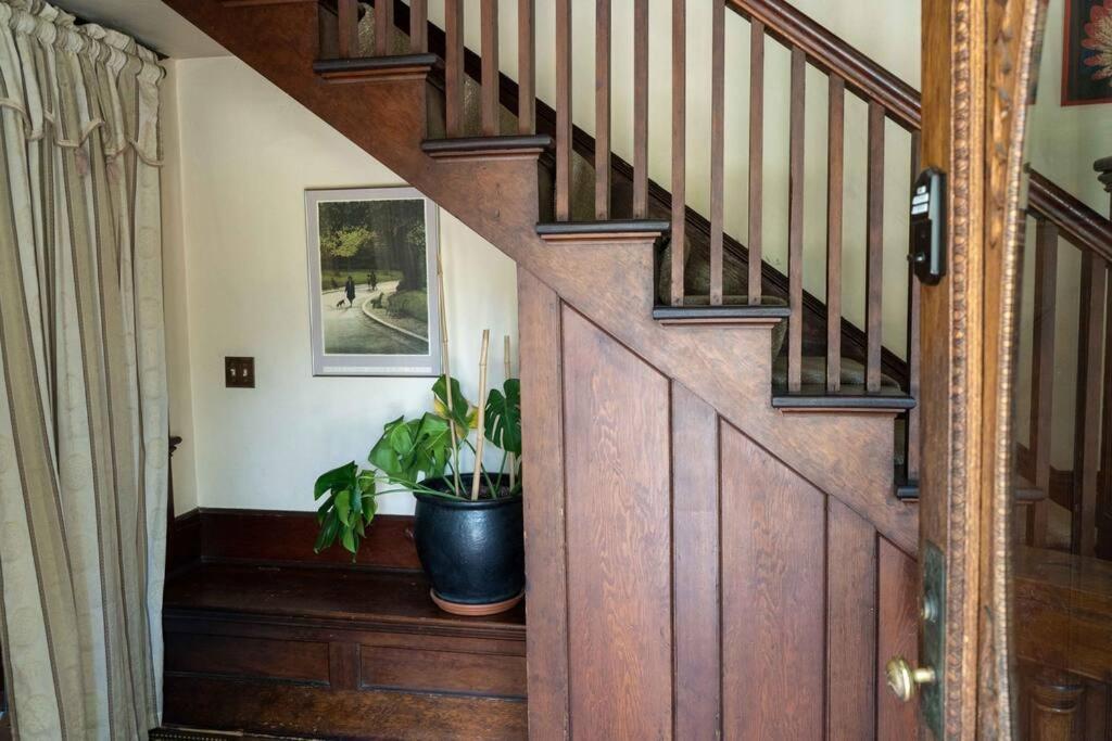 Southeast Portland Comfy & Eclectic Craftsman Home ภายนอก รูปภาพ