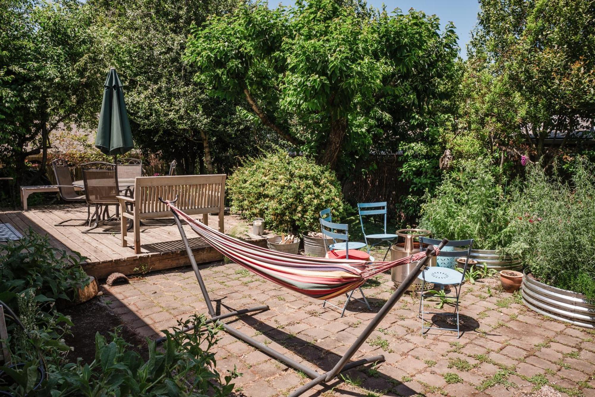 Southeast Portland Comfy & Eclectic Craftsman Home ภายนอก รูปภาพ