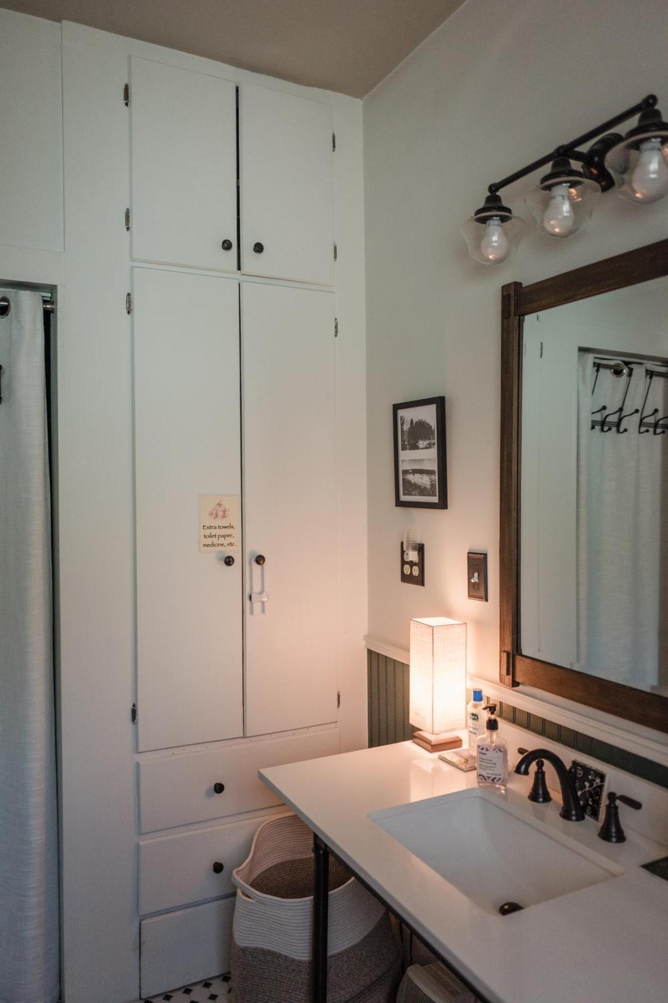 Southeast Portland Comfy & Eclectic Craftsman Home ภายนอก รูปภาพ