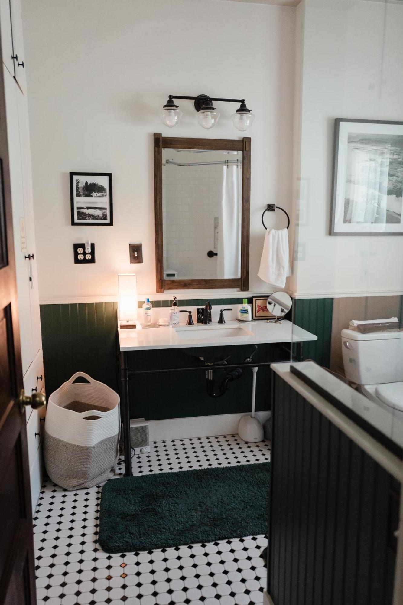 Southeast Portland Comfy & Eclectic Craftsman Home ภายนอก รูปภาพ