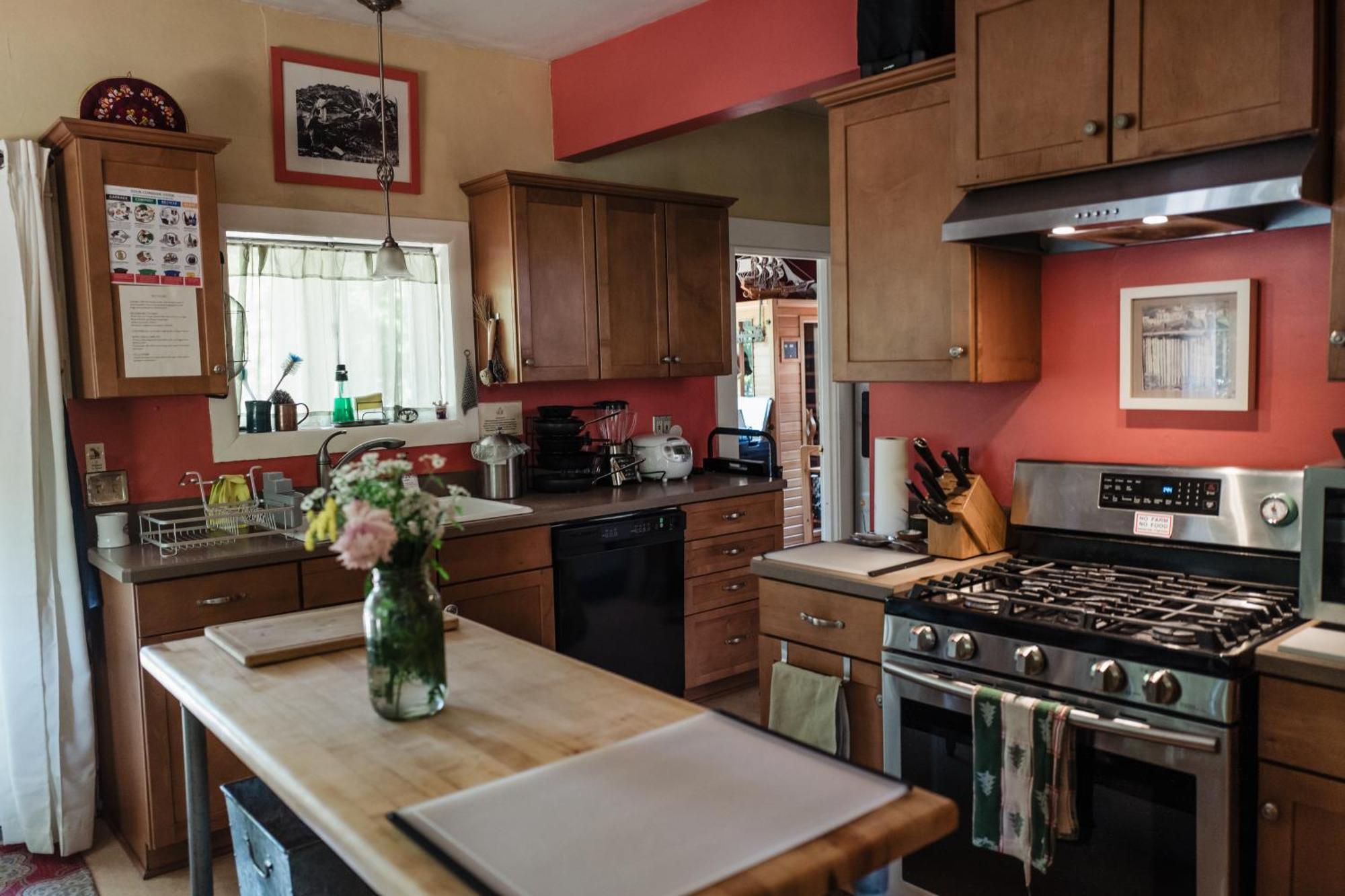Southeast Portland Comfy & Eclectic Craftsman Home ภายนอก รูปภาพ