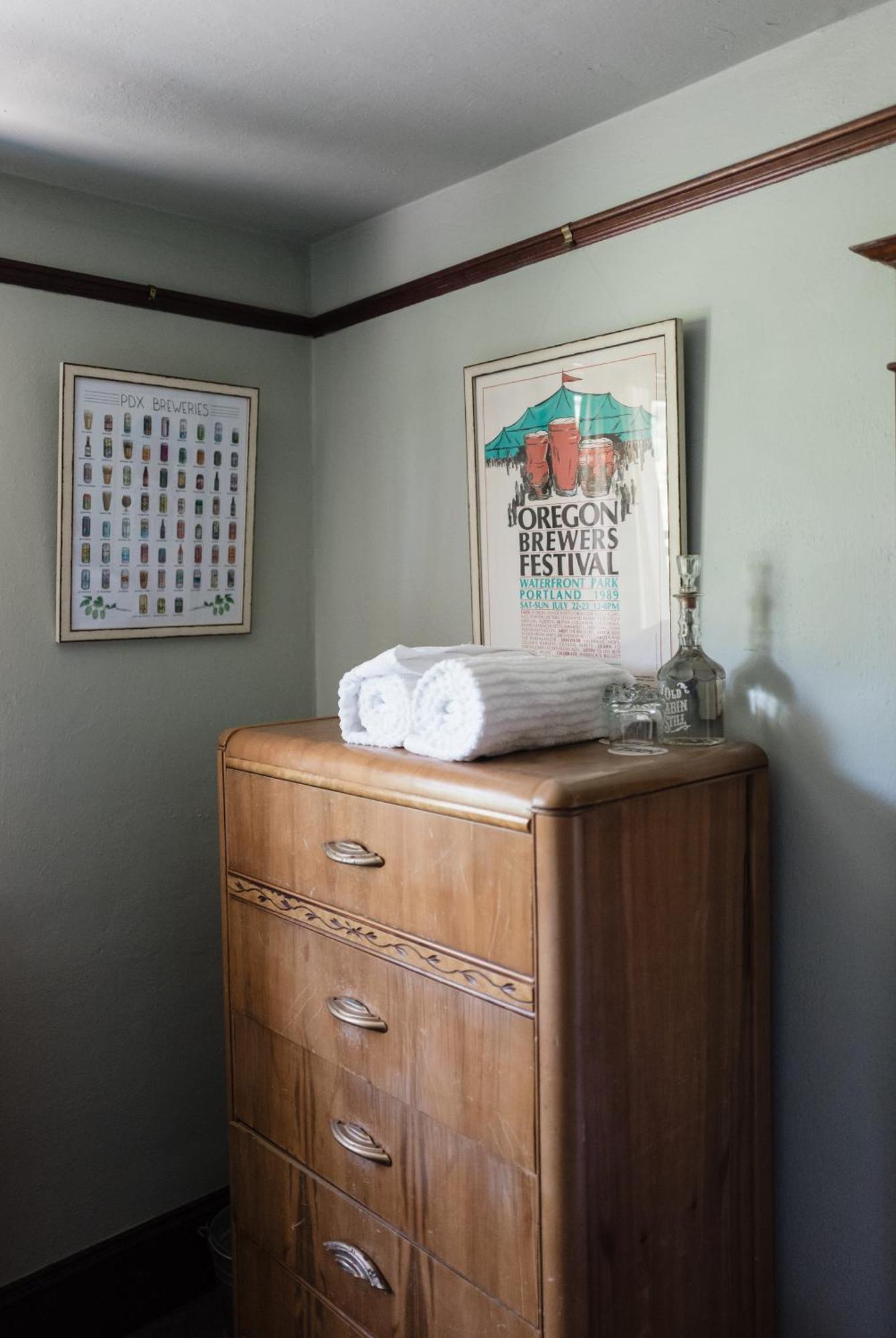 Southeast Portland Comfy & Eclectic Craftsman Home ภายนอก รูปภาพ